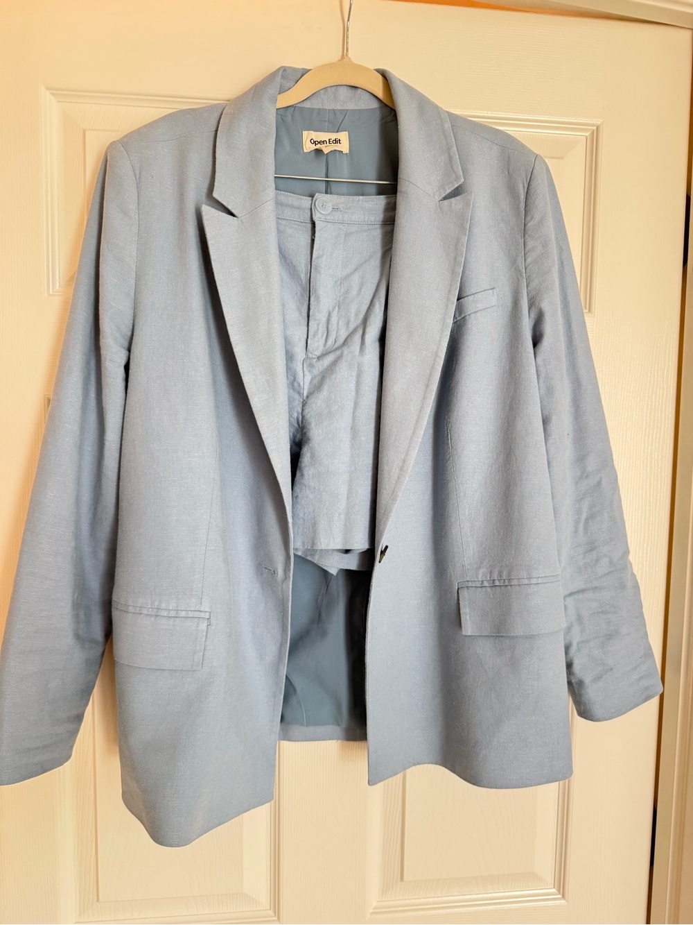 Open edit woman’s linen suit jacket with shorts
